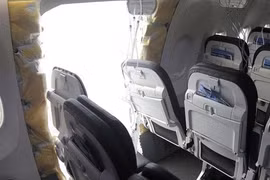 Máy bay Boeing của hãng United Airlines lại gặp sự cố