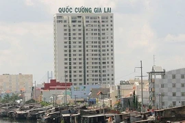 Quốc Cường Gia Lai lãi vài tỉ, Đức Long Gia Lai khả năng trả nợ yếu