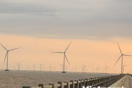 Bộ Công Thương phê duyệt giá tạm với 60 dự án năng lượng tái tạo