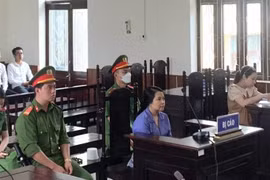 Một người phụ nữ nước ngoài vận chuyển gần 1kg ma túy vào Việt Nam 