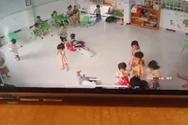 Đồng Nai: Đình chỉ cô giáo mầm non tát 31 cái vào mặt bé trai 2 tuổi