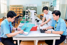 “Tiếp lửa” đam mê cho học trò