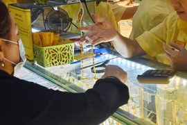 Giá vàng hôm nay, 23-1, sụt giảm, thị trường kém khởi sắc