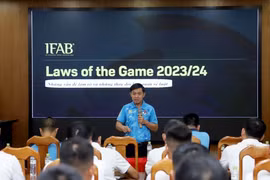 VFF: 'V-League 2023 - 2024 sắp có thêm xe VAR, trọng tài cần phối hợp tốt'