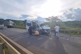 Vụ tai nạn làm 13 người thương vong ở Đắk Lắk: Xe tải đi sai làn đường