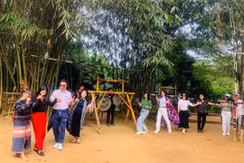 Trở lại Đồng Mô