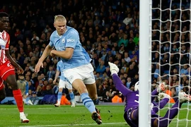 Man City ngược dòng hạ Crvena Zvezda, Barcelona vùi dập Antwerp