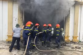 Dập tắt kịp thời đám cháy lớn ở quán Karaoke tại Đắk Lắk