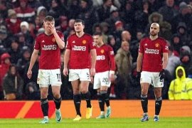 Choáng váng với thảm bại của Man United, cổ động viên phẫn uất 