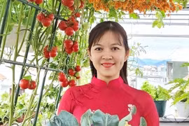 Khu vườn sân thượng quanh năm trĩu quả, nhiều người thích mê xin đến chụp ảnh