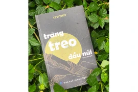 “Trăng treo đầu núi”