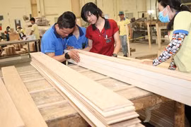 Xuất khẩu gỗ tăng trở lại