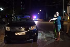 7 người trên xe bán tải cùng “phê” ma túy, trong xe có 4 khẩu súng