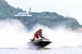 Gần 70 tay đua mô tô nước hàng đầu thế giới tranh tài tại Bình Định