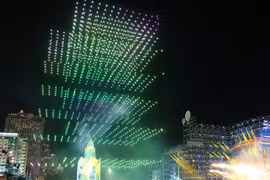 Hà Nội: Trình diễn ánh sáng bằng 2.024 thiết bị drone vào đêm Giao thừa