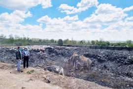 Người dân bức xúc vì bãi rác xã Ia Yok gây ô nhiễm