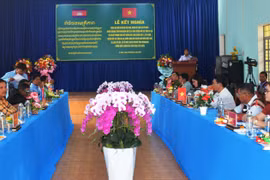 10 năm thắm đượm nghĩa tình