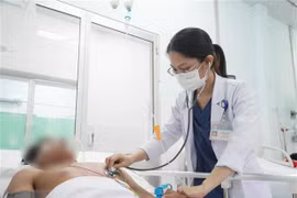 Truyền 10 lọ huyết thanh cứu sống bệnh nhân bị rắn hổ chúa cắn