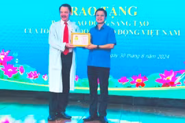 Bác sĩ Phạm Tỵ: 10 lần được nhận bằng lao động sáng tạo 