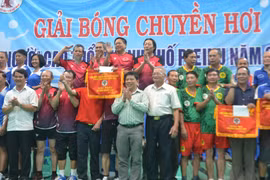 Người cao tuổi phường Yên Thế rèn luyện thân thể theo gương Bác 