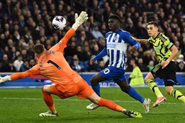 Ngoại hạng Anh: Nóng rực với các màn soán ngôi