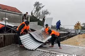 Thiên tai tại miền Trung làm 7 người thương vong, 153 nhà bị tốc mái