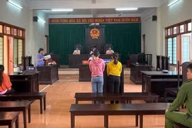 Giao xe máy cho con chưa đủ 16 tuổi đi 'săn mây', 2 người mẹ lĩnh án