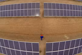 Reuters: Ông lớn pin năng lượng mặt trời muốn đầu tư nhà máy tại Việt Nam