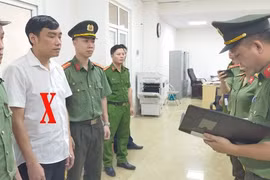 Bắt nguyên giám đốc và phó giám đốc văn phòng đăng ký đất đai