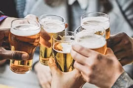 Bác sĩ 24/7: Uống bia 0 độ, có nồng độ cồn trong hơi thở không?