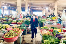 Chợ truyền thống mất dần vị thế