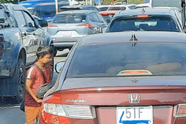 Nhọc nhằn trẻ đường phố mưu sinh