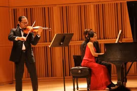 Nghệ sỹ Piano gốc Việt giành giải Vàng Giải thưởng Âm nhạc Toàn cầu