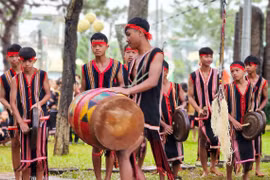 Khơi dậy tình yêu văn hóa dân tộc trong thanh thiếu nhi