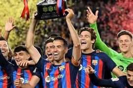 Barcelona nín thở với suất dự Champions League