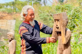 Tượng gỗ dân gian góp phần định vị bản sắc văn hóa Pleiku