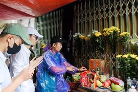 Vụ cháy chung cư mini 56 người tử vong: Đỡ đầu, chăm sóc các cháu mồ côi