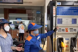 Giá xăng giảm tiếp lần thứ 3