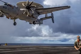 Mỹ có ý định gì khi dàn trận 'khủng' quanh Iran?