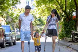 Chuyện tình đẹp và ngày Valentine đặc biệt của cặp 'vợ chồng lính chì'