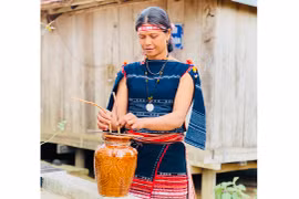 Đinh Thị Văn: Đưa văn hóa truyền thống đến với du khách