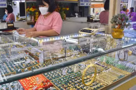 Có nên mua vàng lúc này?