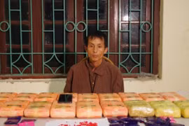 Bất ngờ phát hiện 112.000 viên ma túy để trong một bao tải