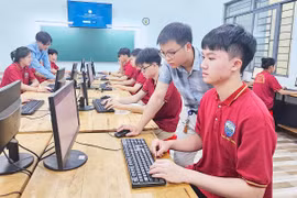 Ngày đầu đăng ký dự thi tốt nghiệp THPT ở Gia Lai: Nhà trường tích cực hỗ trợ học sinh