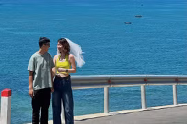 Cặp đôi 'check in' 17 tỉnh, thành trong 7 ngày bằng cách này...