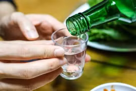 Cách uống rượu bia ít độc hại