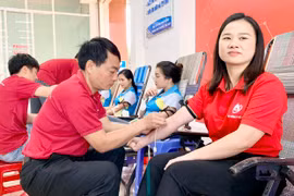 Trao đi những giọt máu hồng