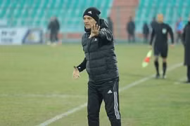 Cuộc đua thế vị trí HLV Troussier 'nóng bỏng', xuất hiện cả HLV cao cấp của châu Âu!