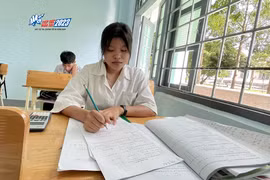 Nghị lực mùa thi: Nữ sinh hoàn cảnh khó khăn ước mơ vào đại học