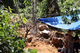 Triệt xóa điểm khai thác vàng trái phép